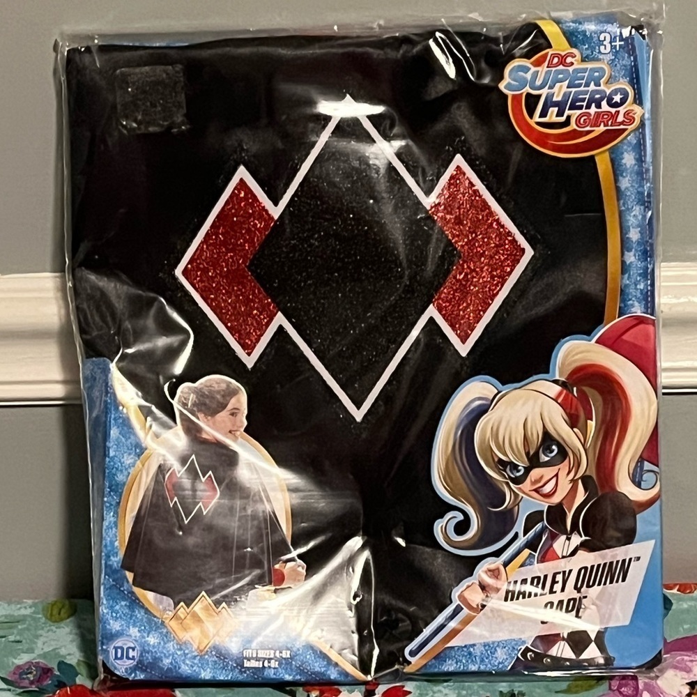 HTF 🎠 New DC Comic Harley Quinn Little Girls Cape - Halloween Costume